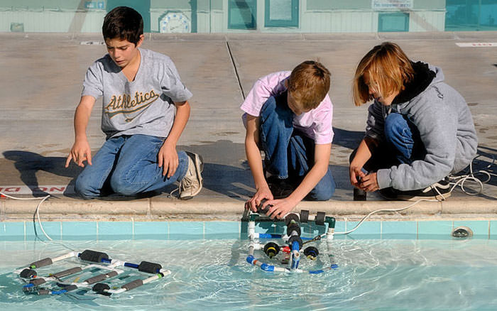 Building remotely operated vehicles (ROVs) with students is a great way to introduce cultural resources in MPAs, as well as marine technology career paths.